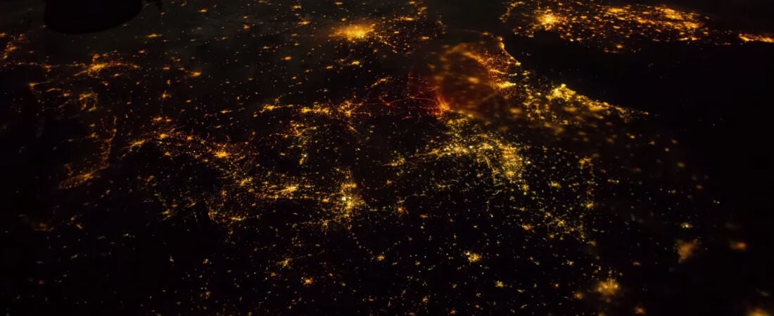Hit internetu posledních dní: Okouzlující záběry Země z oběžné dráhy