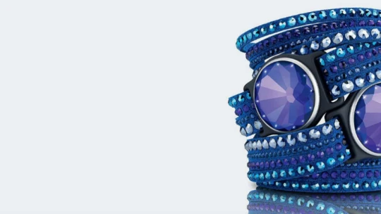 Swarovski předběhl Silicon Valley. Klenotníci vymysleli, jak pohánět wearables bez baterie