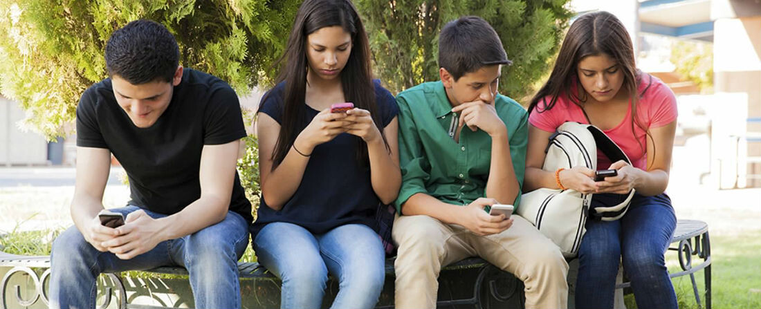 Už žádná psaníčka pod lavicí, americké školy zachvátila aplikace na tichou poštu offline