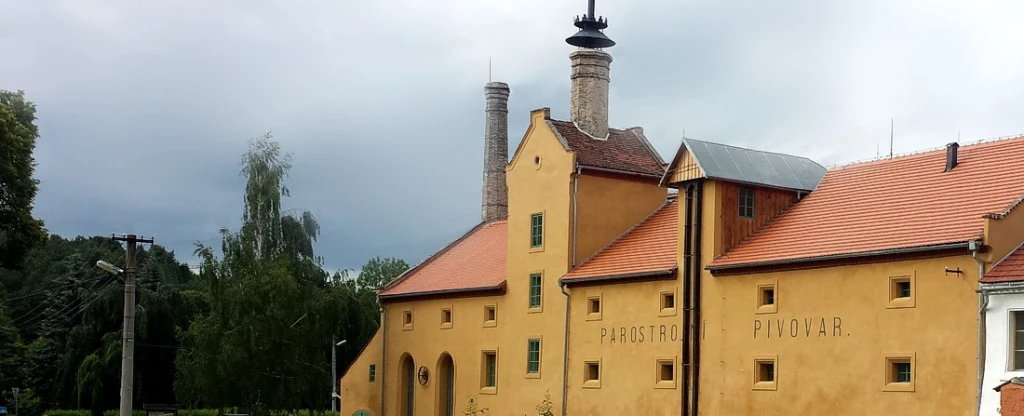 Jak mladí architekti změnili svůj život a&nbsp;šli do Lobče vařit pivo