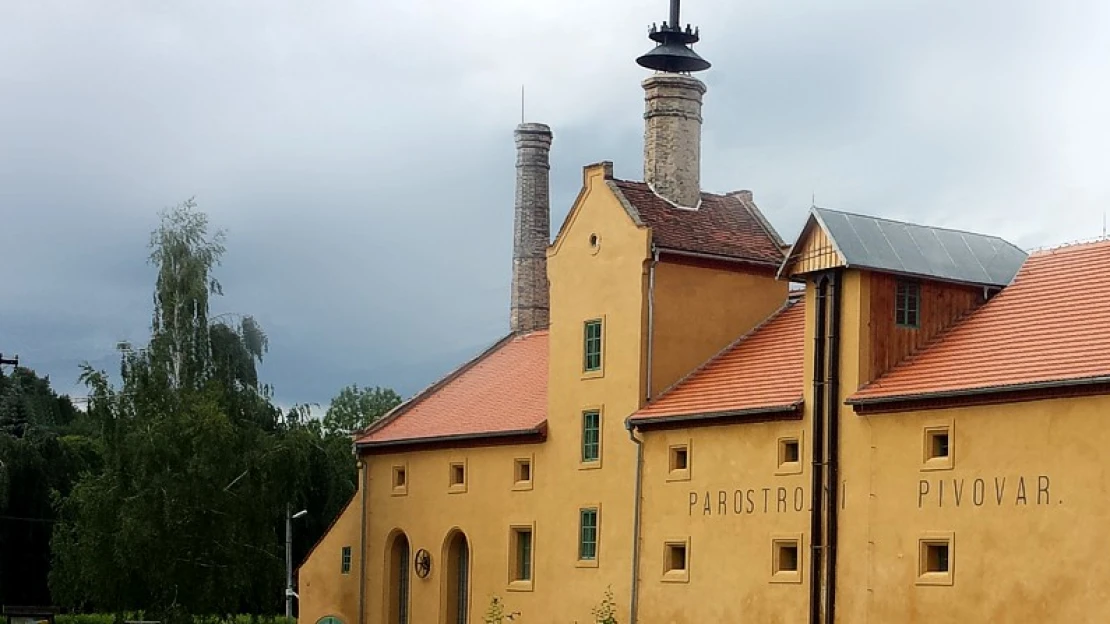 Jak mladí architekti změnili svůj život a šli do Lobče vařit pivo