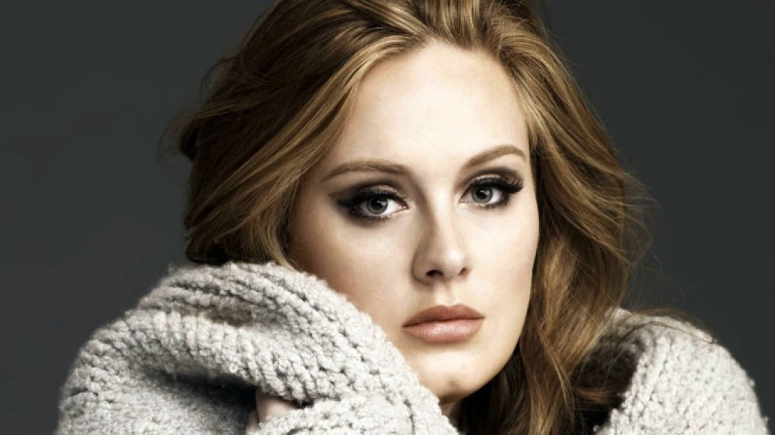 Adele láme s novým albem rekordy. Streamovacím službám navzdory