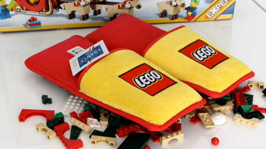 Trvalo mu to 66 let: Lego vyvinulo ochranné pantofle proti svým kostkám