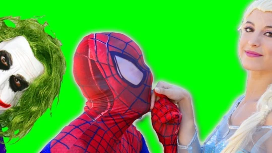 Kostým Spider-Mana a&nbsp;kamera. Bizarní videa vydělávají na YouTube statisíce