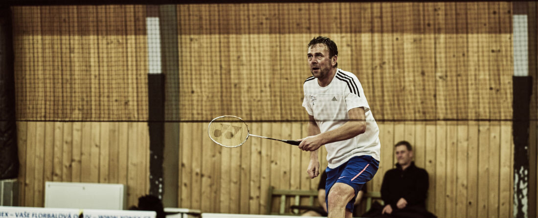 Miliardářský Forbes: Na badmintonu s Pavlem Tykačem i v kanceláři u Radovana Vítka