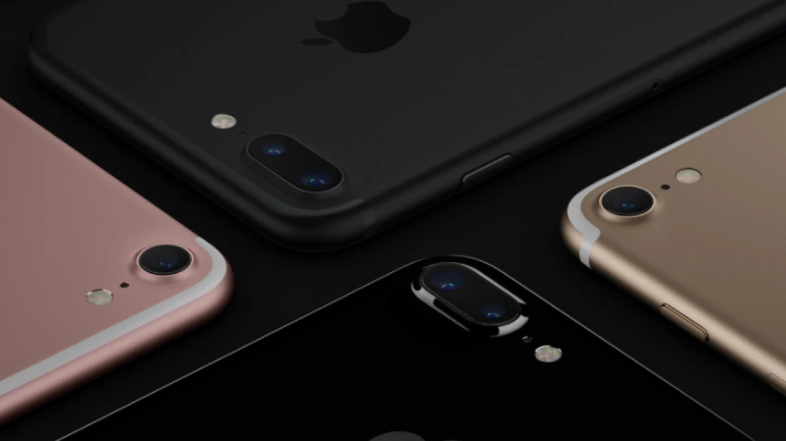 Apple představil nový iPhone. „Sedmička“ je stejná a přece jiná