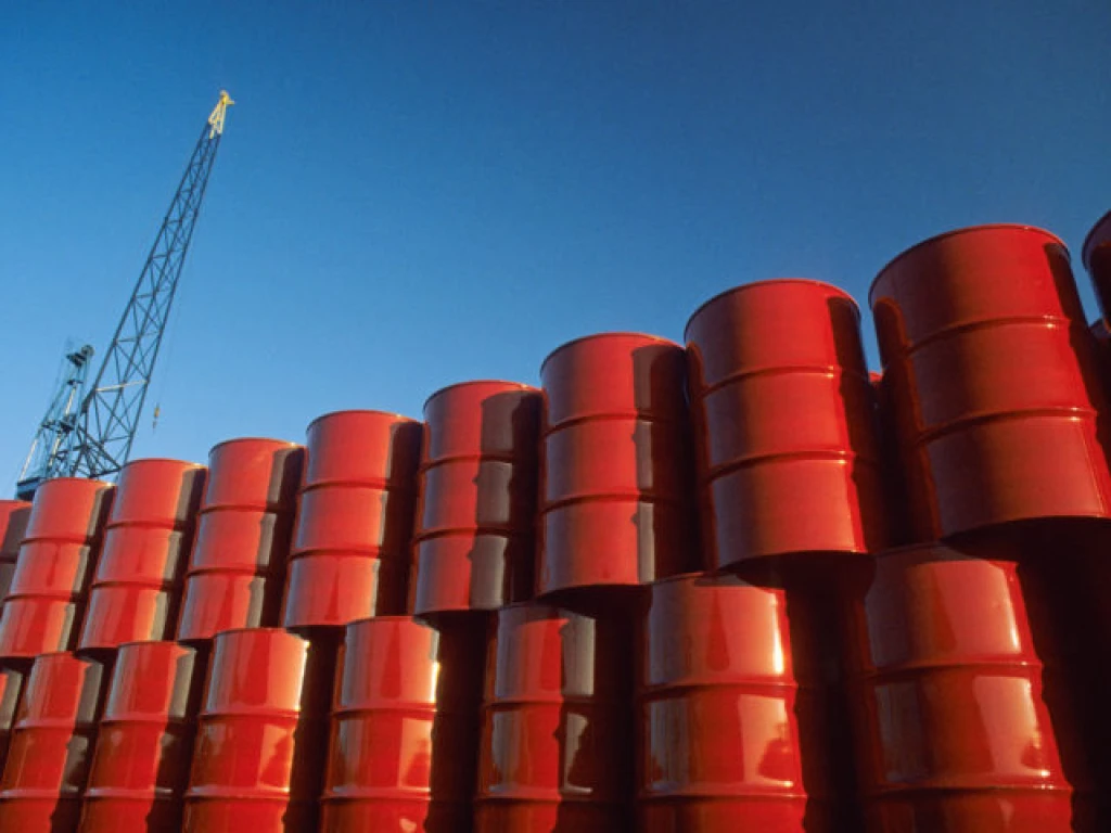 OPEC+ zvýší těžbu ropy o pouhou desetinu globální poptávky. Má strach z nízkých investic