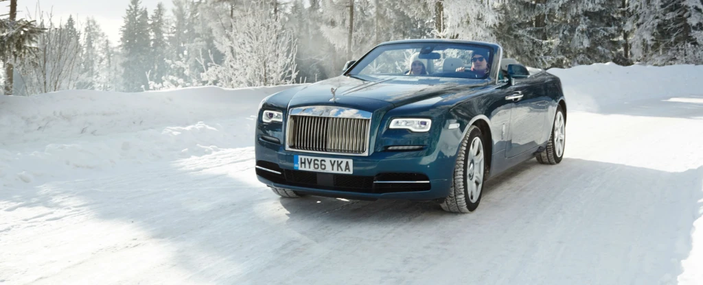 Když miliony driftují. Jak to Rolls-Royce rozjel na sněhu a&nbsp;ledu