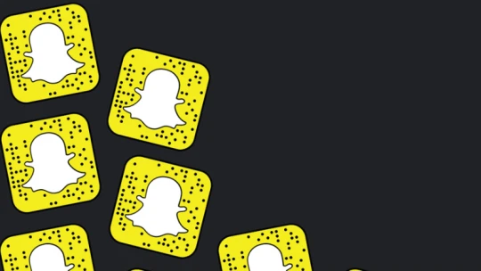 Snapchat jde na burzu. Investovat do ztrátové sociální sítě, nebo ne?