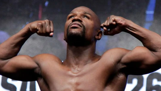 Jak se Floyd Mayweather stal prvním miliardářem z&nbsp;boxerského ringu