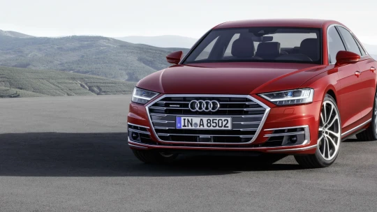 Nové Audi A8: Pět vychytávek luxusního kočáru decentního továrníka