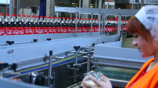 Coca-Cola goes fit. V&nbsp;Praze rozjela první evropskou linku na „zdravý“ nápoj AdeZ