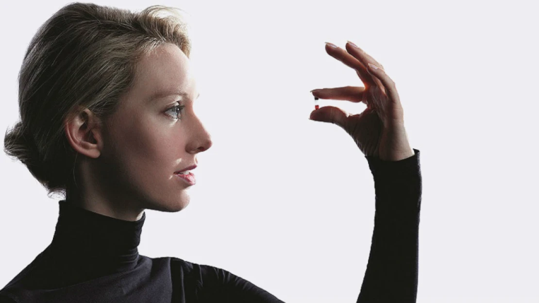 Z výsluní až na dno. Elizabeth Holmes nezbylo z miliard nic a hrozí jí vězení