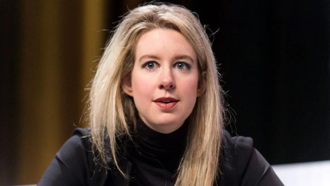 Od vizionářky k podvodnici. Porota shledala Elizabeth Holmes vinnou