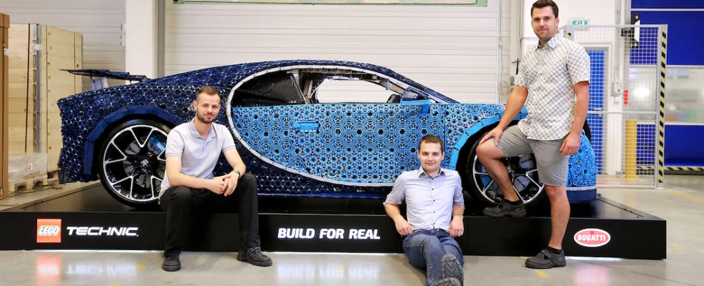 V Kladně postavili supersport Bugatti Chiron. Z&nbsp;milionu dílků lega