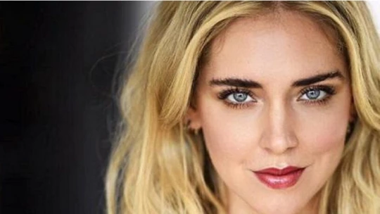 Světová módní influencerka míří do Prahy. Kdo je Chiara Ferragni