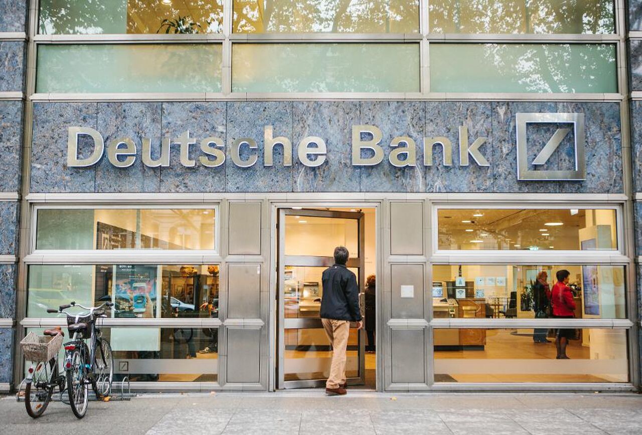 Pokuta 8,7 milionu eur pro Deutsche Bank. Zaplatí kvůli nedostatečnému dohledu nad transakcemi