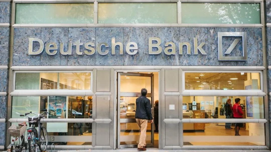 Ranní výběr: Šetříme! Deutsche Bank propustila 111 privátních bankéřů