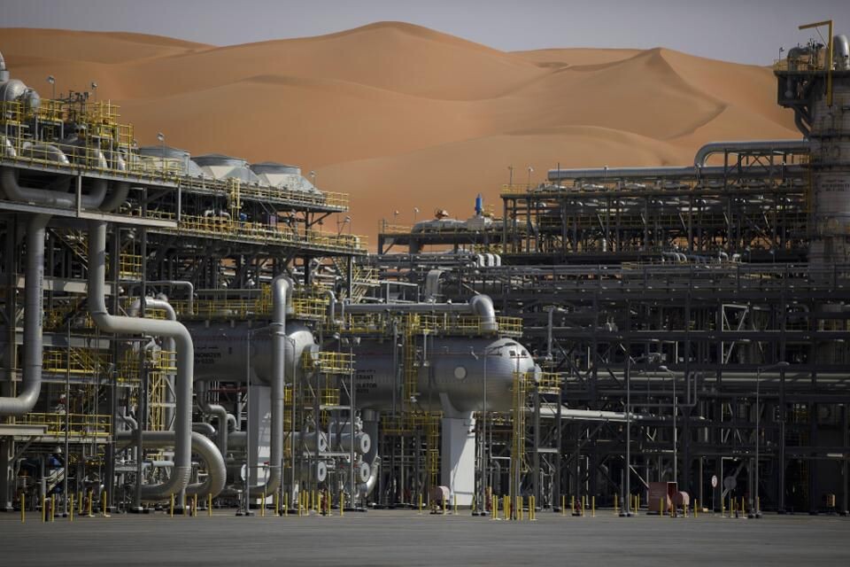 Rekordní čistý zisk ropné společnosti. Saudi Aramco loni vydělala 161 miliardy dolarů
