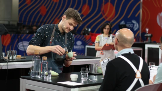 V Česku máme nejlepší kávovou komunitu v&nbsp;Evropě, říká barista roku Hýbl