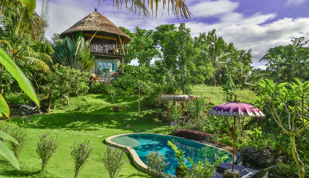 Deset nejžádanějších míst na Airbnb. Treehouse na Bali i&nbsp;romantická chýše pro dva