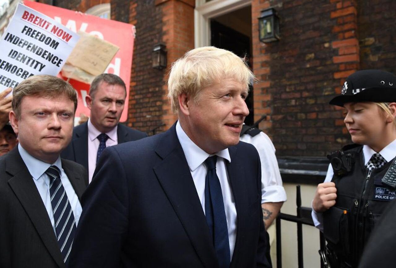 Může si Boris Johnson finančně dovolit být britským premiérem?