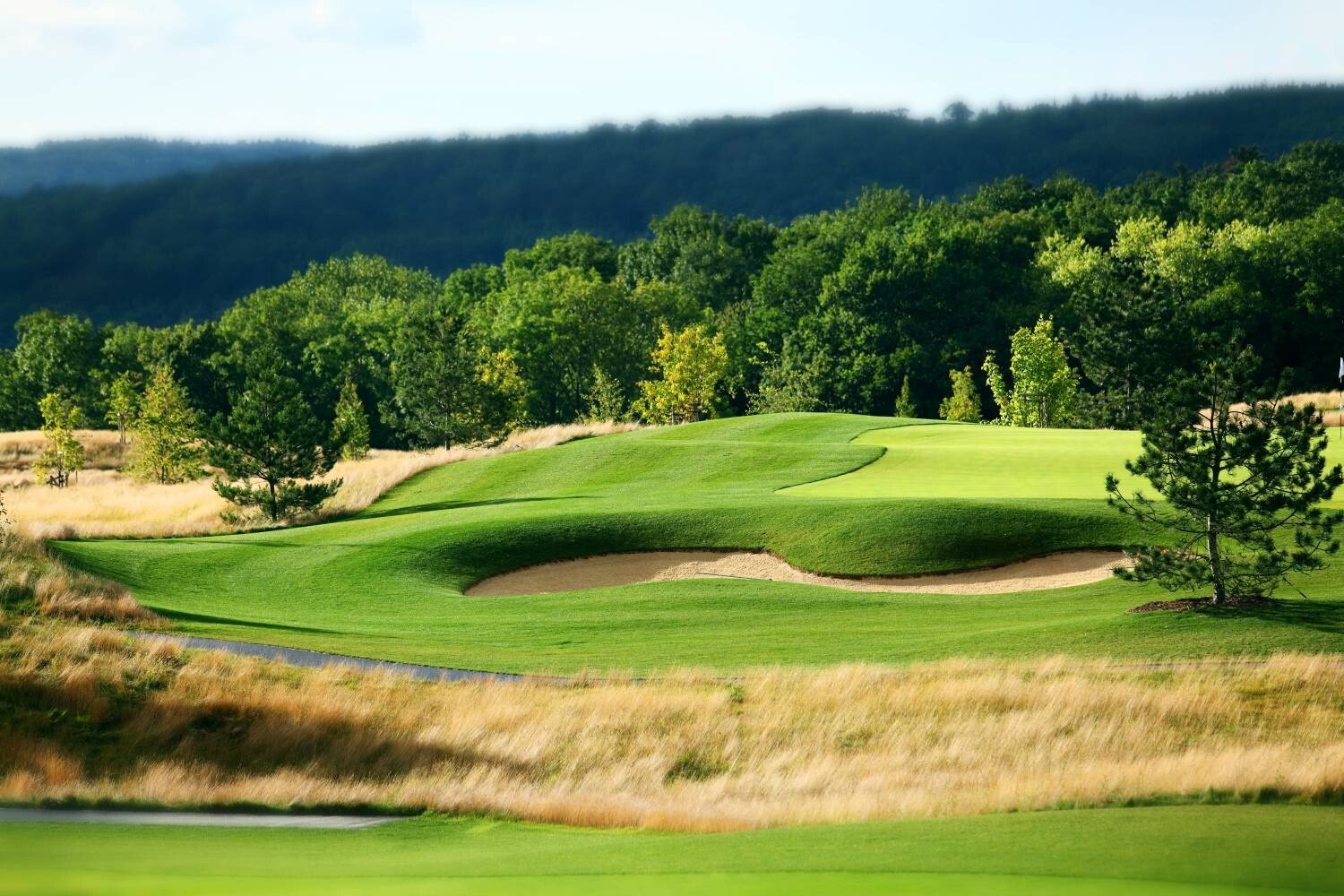 Tohle jsou nejlepší golfová hřiště v Česku. Koho na nich potkáte?