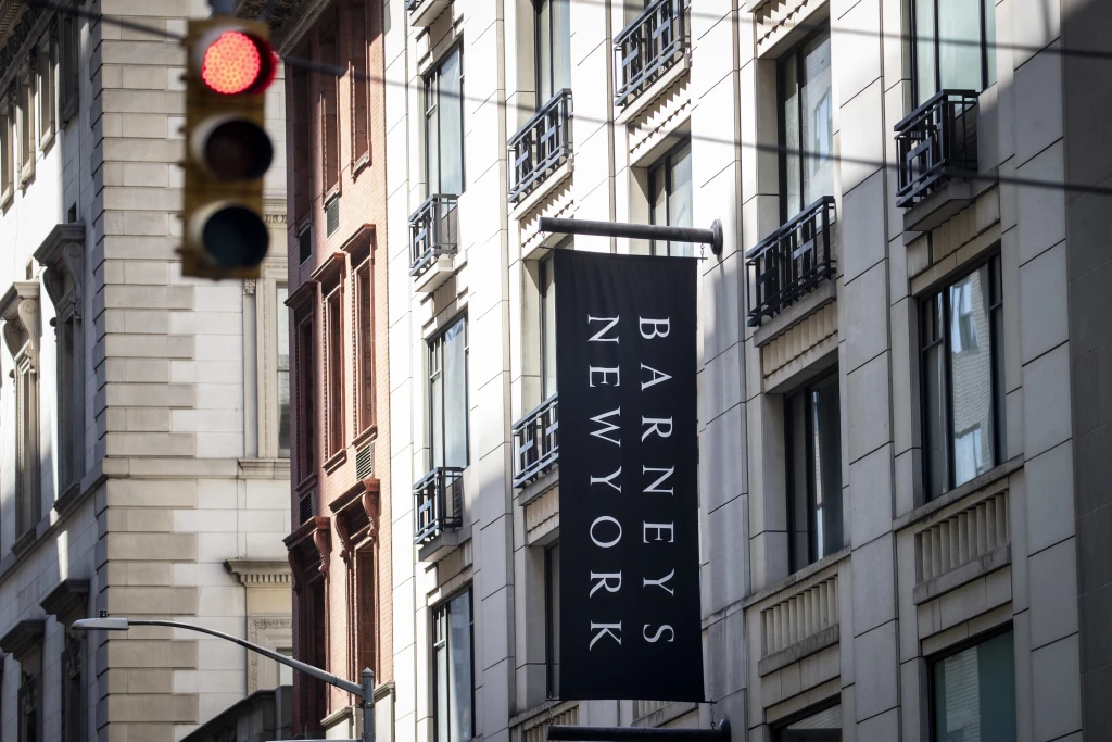 Konec newyorské ikony? Obchodní dům Barneys je před bankrotem