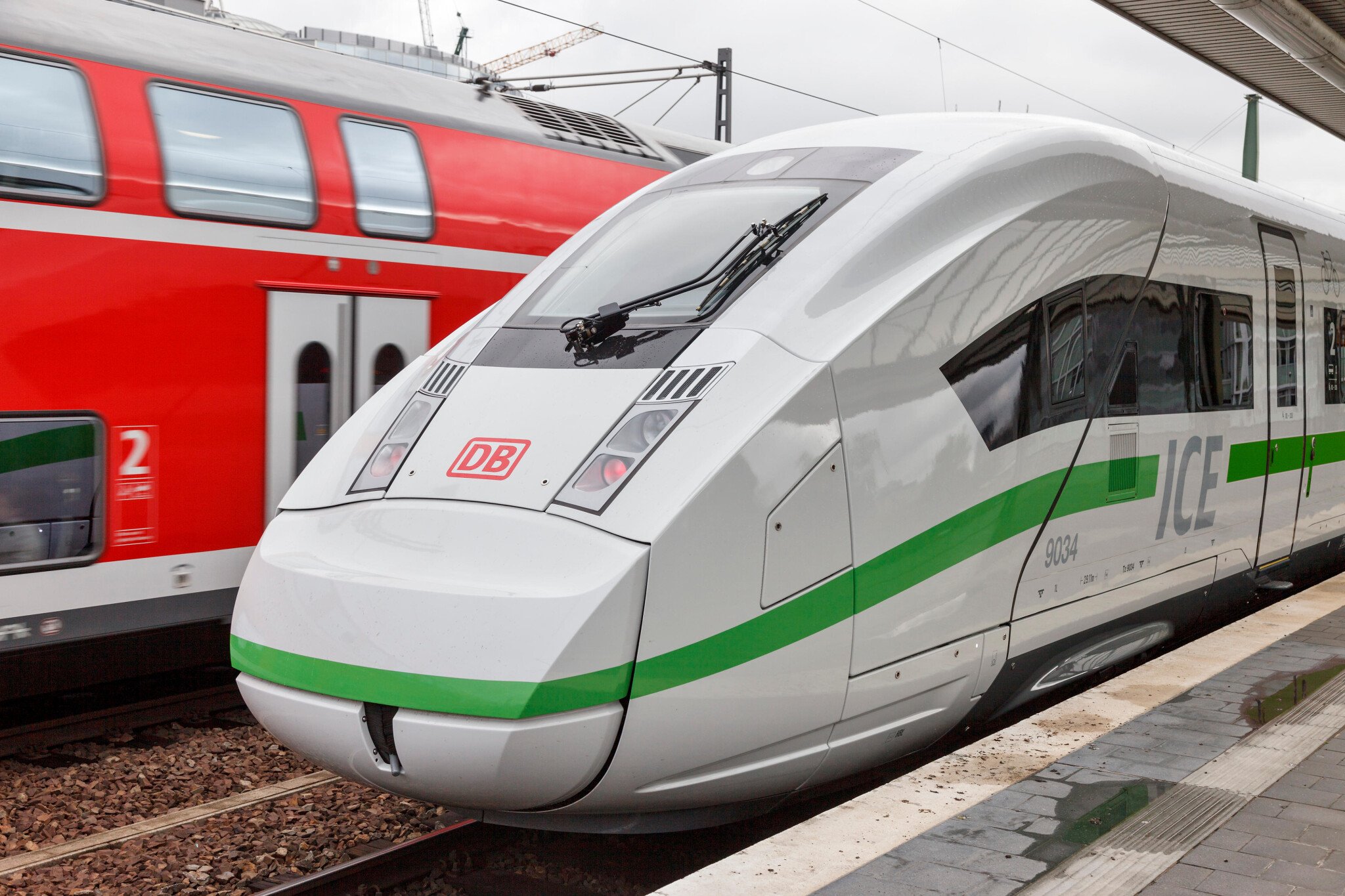 Jsme eko. Německé dráhy přebarví svoje vlaky na zeleno