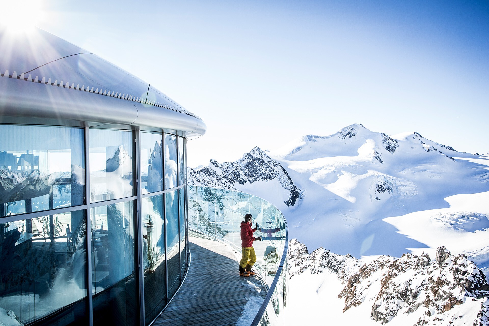 V Rakousku má vzniknout největší skiareál světa. Odstřelí kvůli němu kus hory