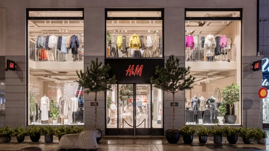 Falešný a&nbsp;zavádějící marketing udržitelnosti. H&#038;M čelí žalobě