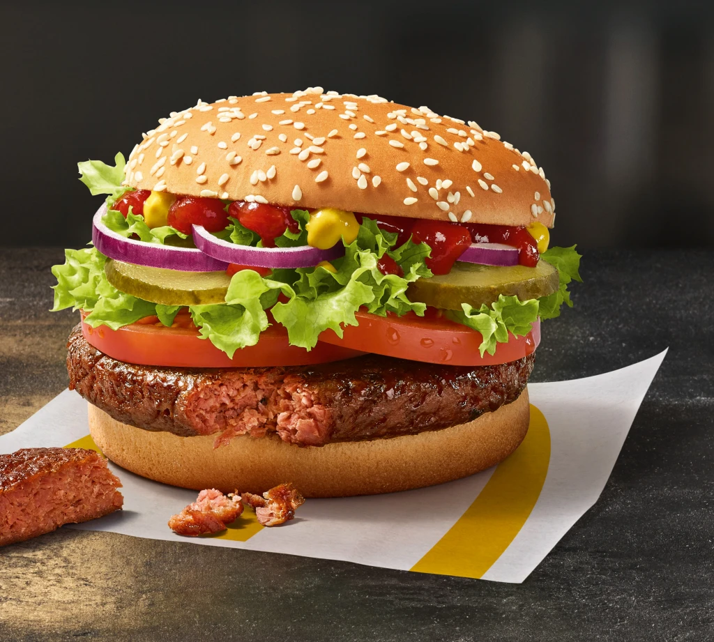 Méně restrikcí, více hamburgerů. McDonald&#8217;s&nbsp;hlásí vydařený kvartál