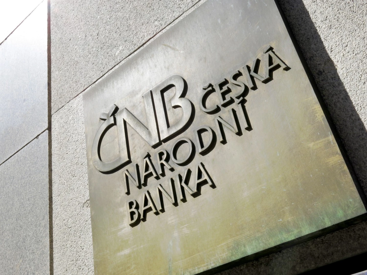 Česká národní banka nesnížila úrokovou sazbu. Koruna posílila
