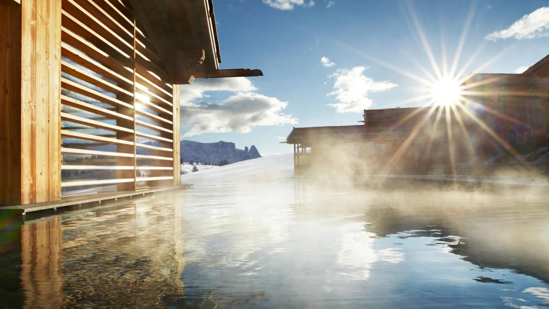 Sauna s výhledem. Sedm horských spa, kam tuhle zimu utéct před realitou