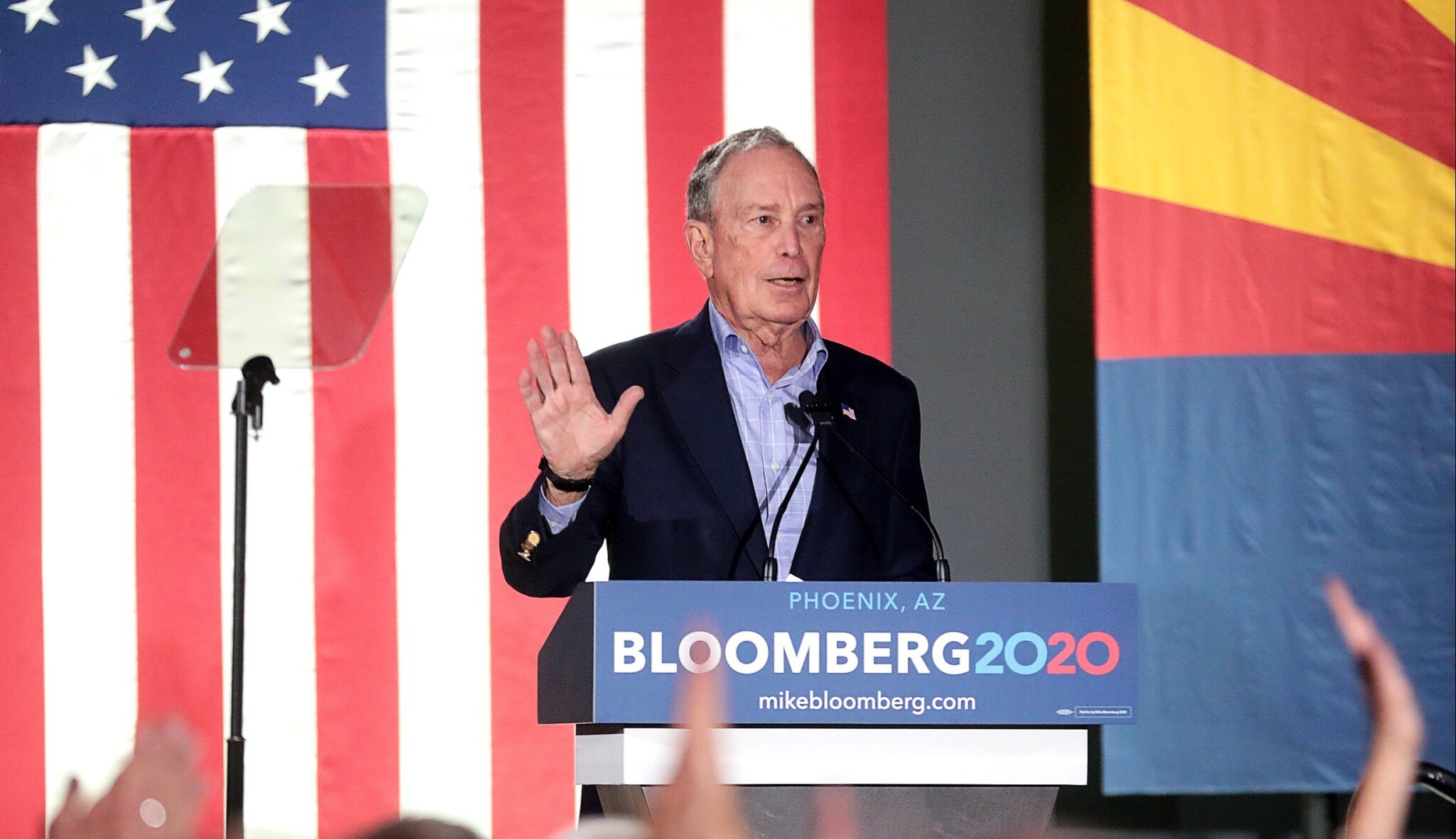 Kampaň za půl miliardy dolarů. Koupí si Bloomberg americké prezidentství?