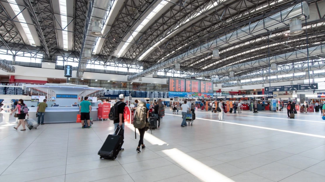 Výpadek systému pro řízení provozu. Pražské letiště zastavilo všechny odlety