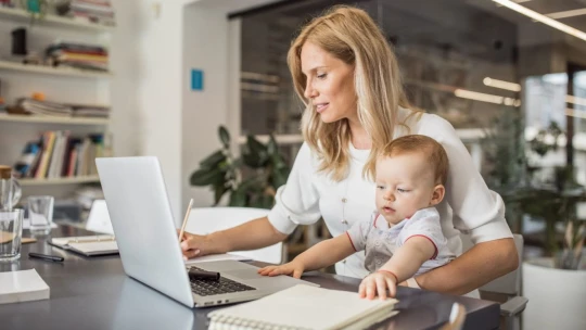 Děti a&nbsp;home office. Jak efektivně zvládnout práci i&nbsp;zabavit potomky