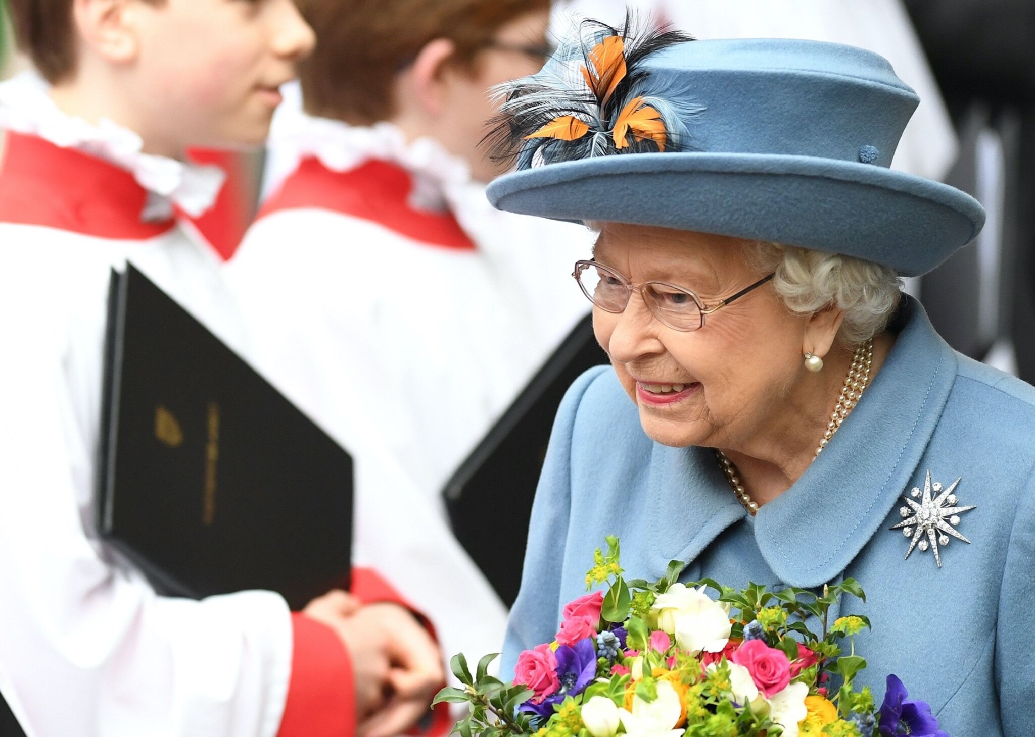 Forbes Royal: Koruna a korona. Stáhne se do ústraní i královna Alžběta II.?