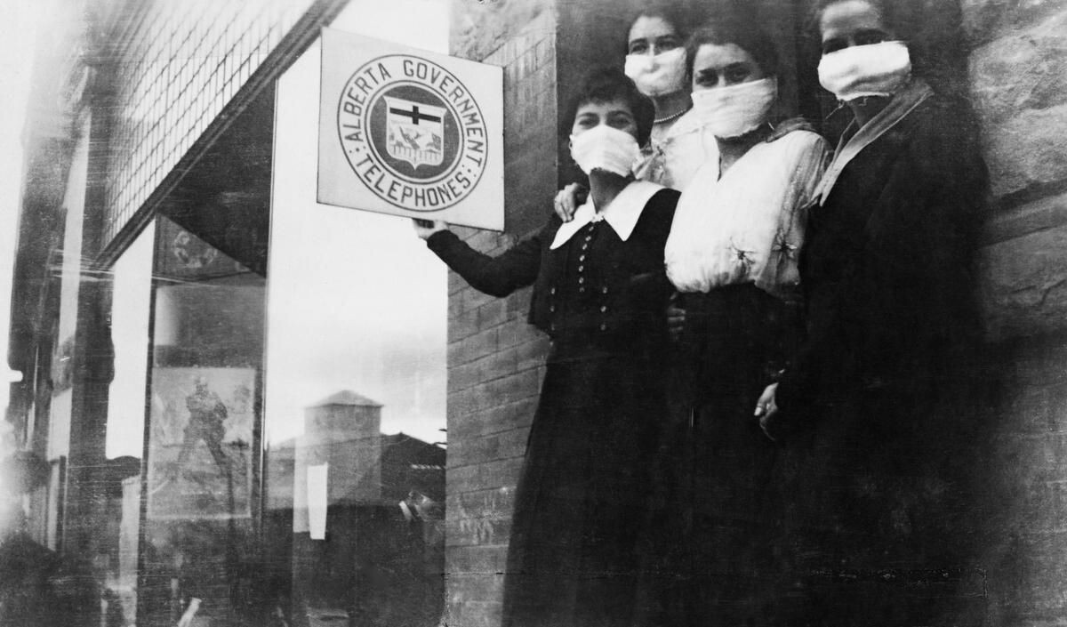 Forbes History: Před 100 lety svírala svět nejsmrtelnější pandemie. Jak se z ní poučit?