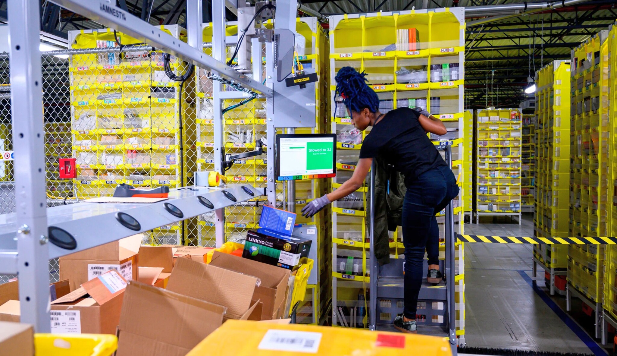 Amazon bojuje s nezaměstnaností v USA. A taky se svými zaměstnanci