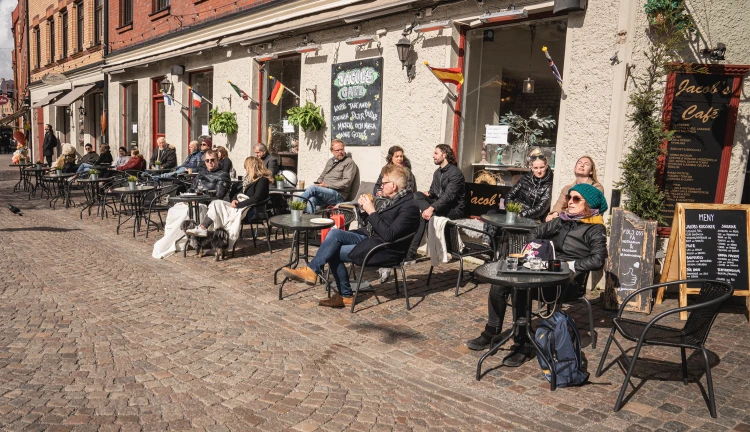 Odpočinek kavárna nábřeží ilustrační Goteborg Švédsko, Foto: David Váňa