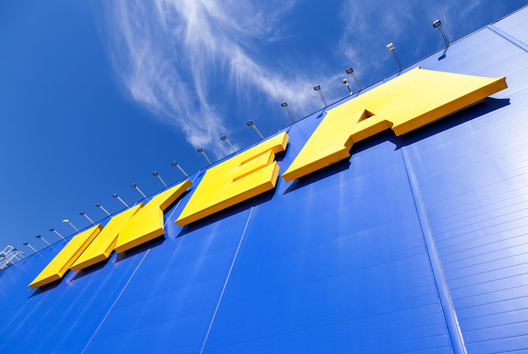 IKEA se loni i přes zavřené prodejny dařilo. Tržby jí klesly jen o 1,5 procenta a pokračuje v udržitelnosti