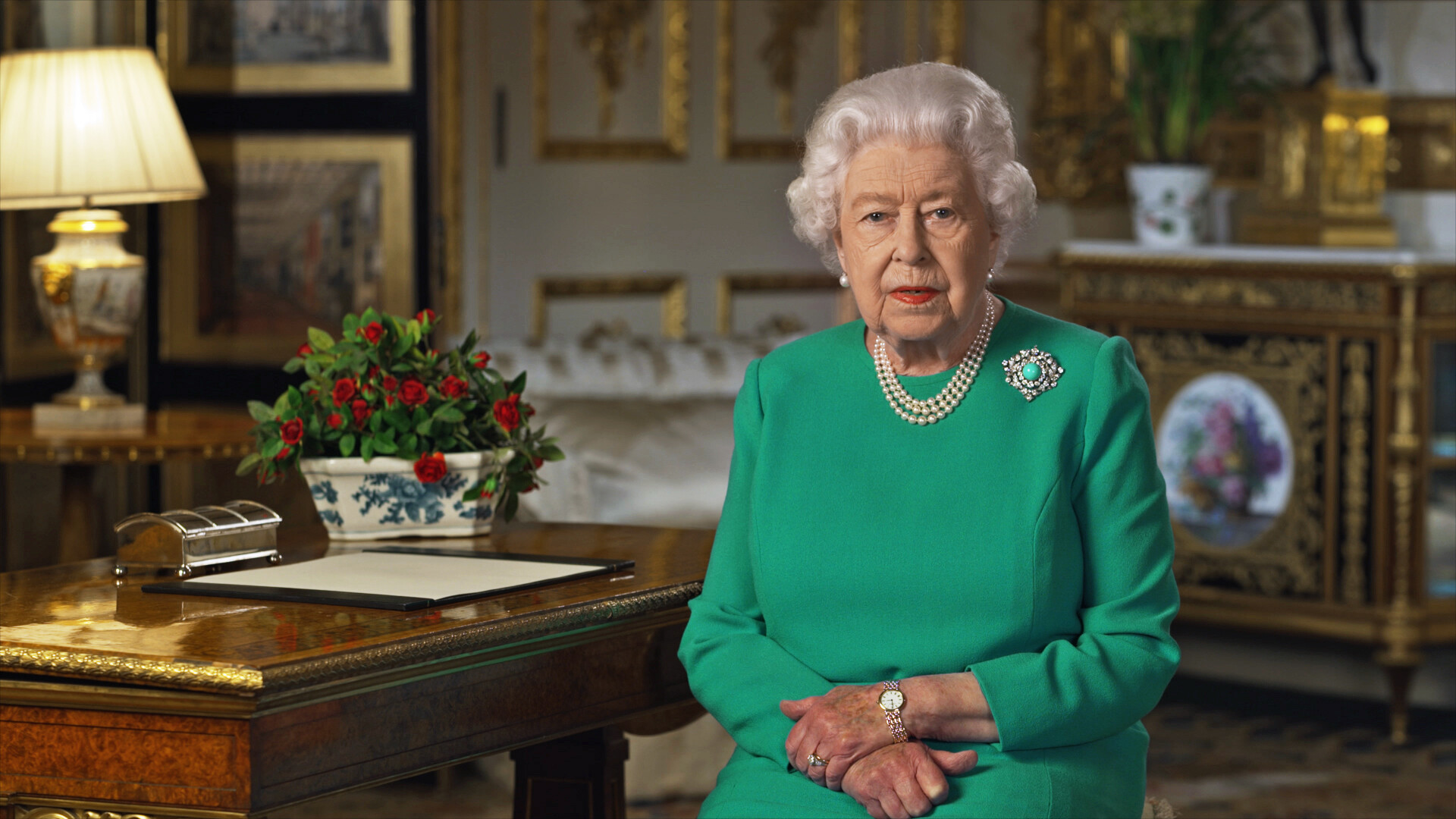 Forbes Royal: Královnina řeč. Promluvila k národu, společnosti a nemocnému světu