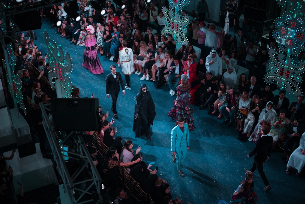 Revoluce v módě: Saint Laurent končí s přehlídkami, další značky zvažují totéž