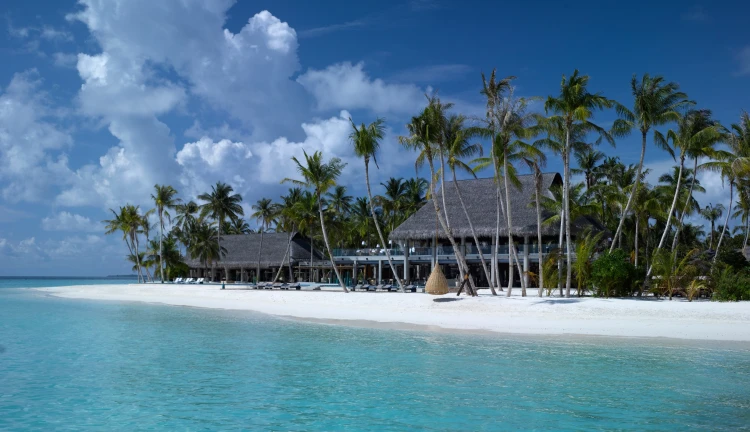 Maledivy, Šmejcův resort Velaa.