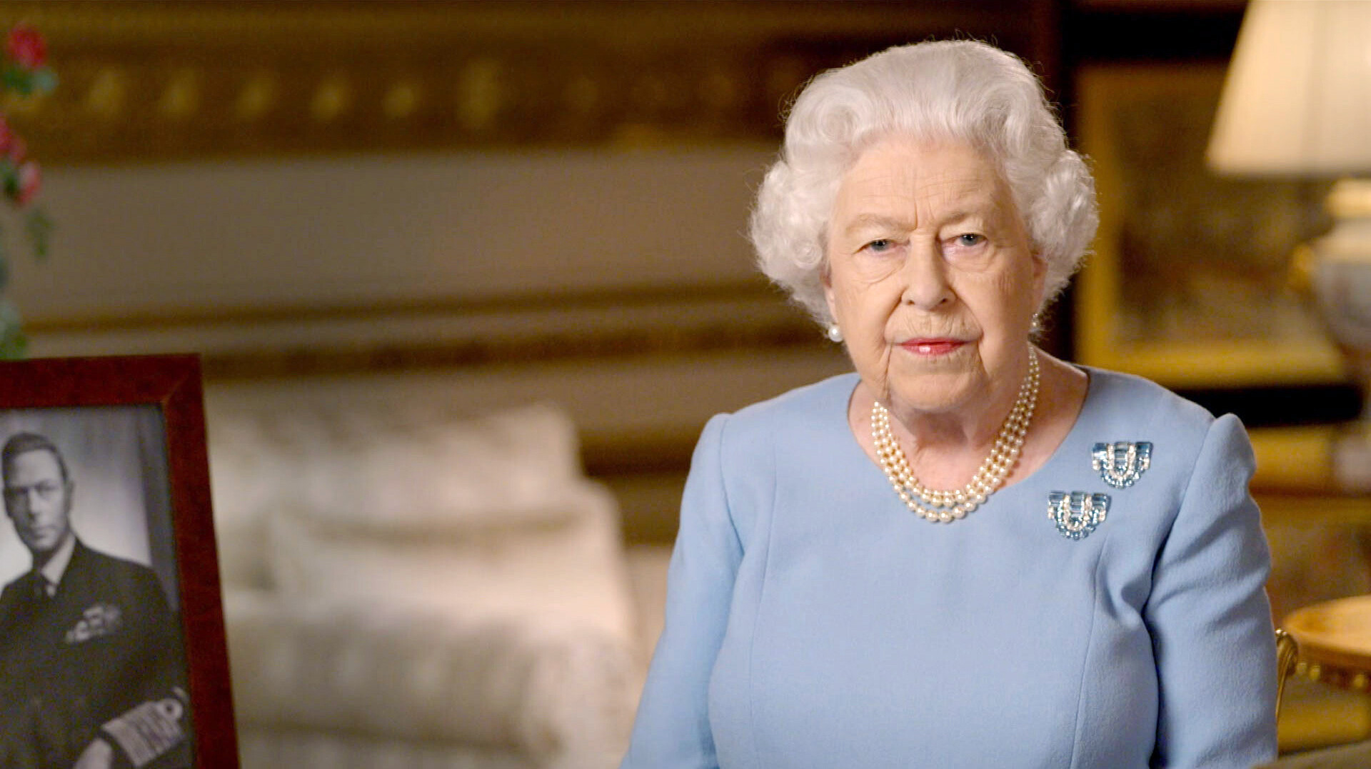 Královnina řeč. Nikdy se nevzdávejte a nezoufejte si, vzkázala Alžběta II. světu 