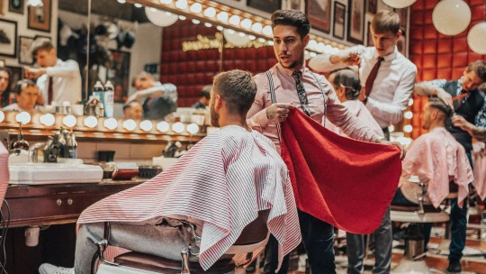 Barber, nebo vlasové závody? Kam v&nbsp;Praze pro dokonalý pánský účes