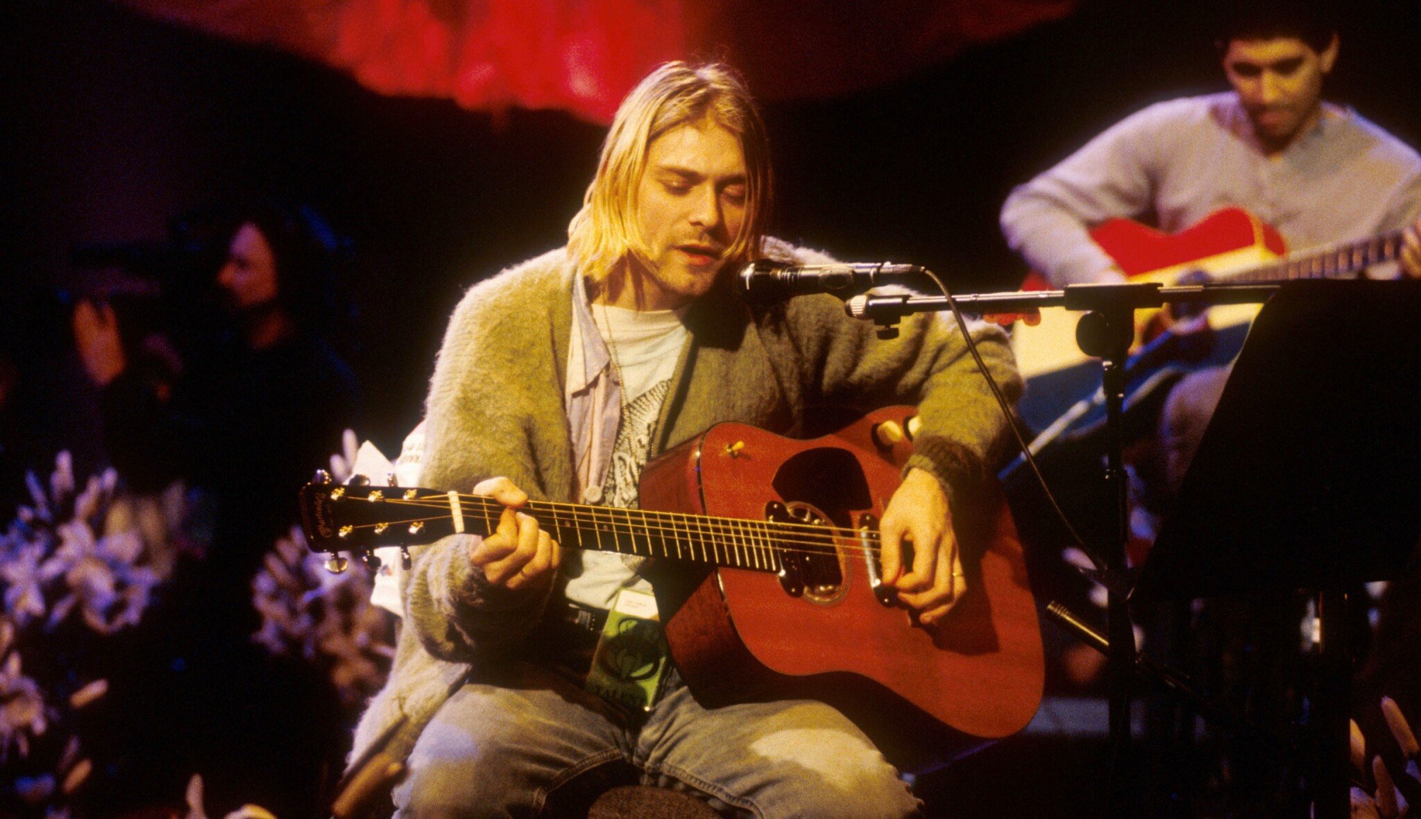 Dražební nirvána. Kytara Kurta Cobaina byla prodána za rekordních 6 milionů dolarů