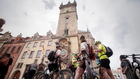 Moje dilema: Cyklisté místo turistů. Jak se vyrovnat s&nbsp;estetickou proměnou českých měst?