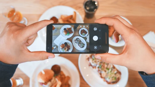 Instagram používá kameru i&nbsp;při&nbsp;prohlížení fotek. Prý jde o&nbsp;chybu